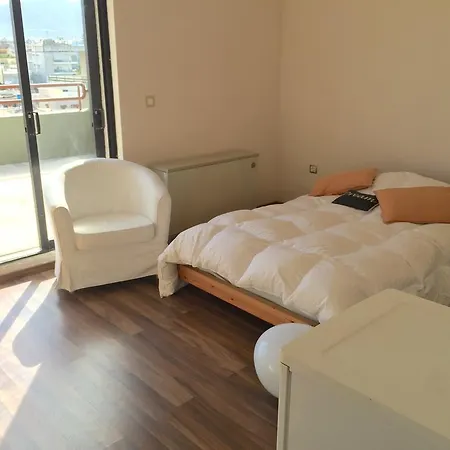 Δωμάτια σε οικογενειακή κατοικία Sunny Chalandri